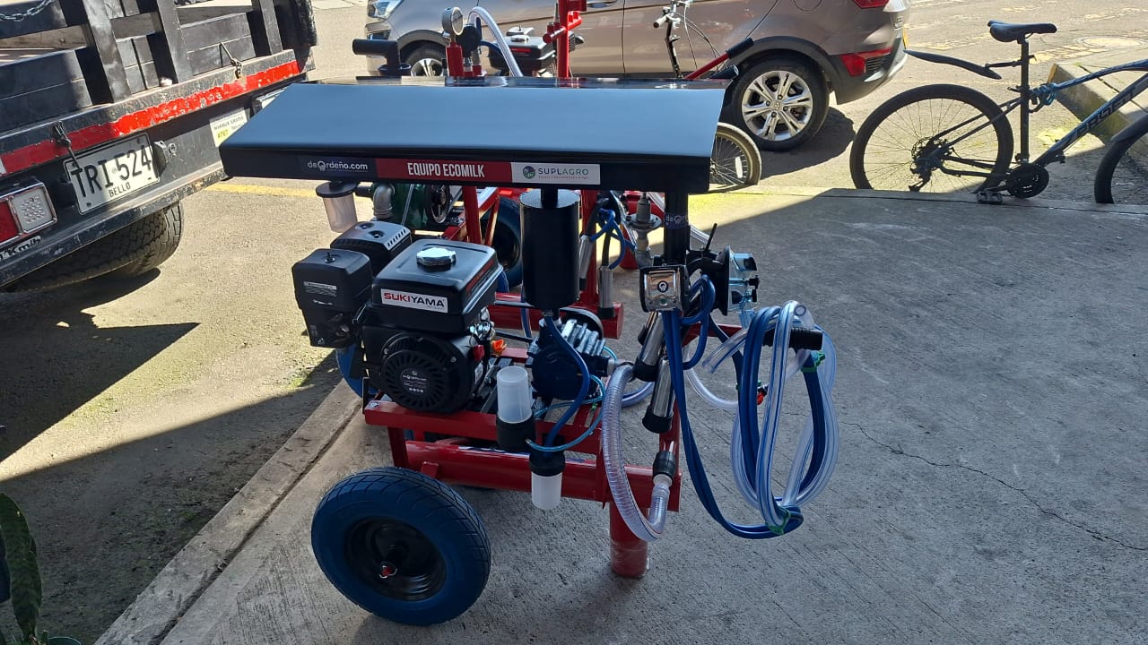 Techo para Equipo de Ordeño🐄 y  proteger los motores de la lluvia 🌧️