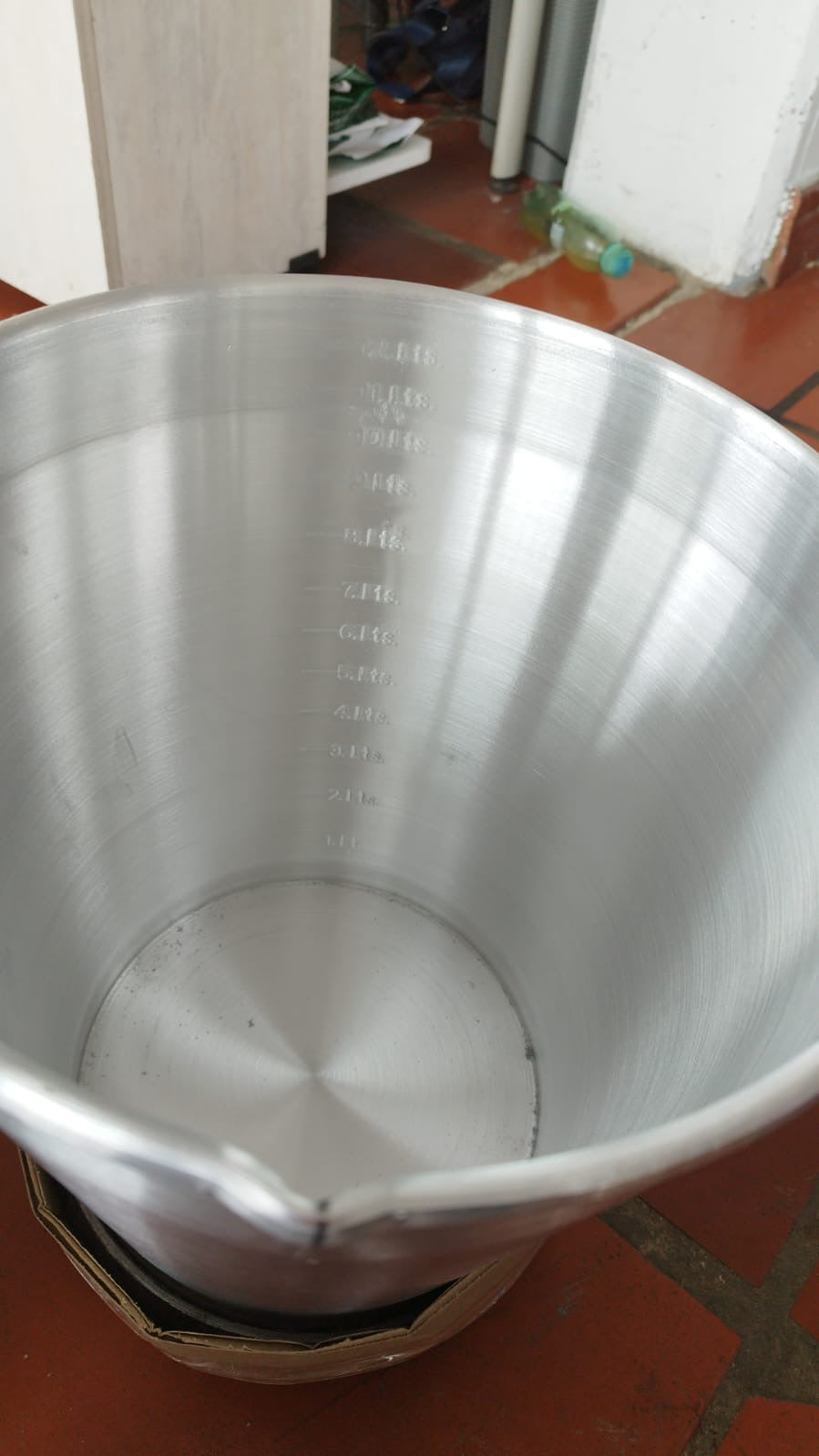 Balde Lechero 11 Lts con aro de refuerzo en la base y medidor en litros + ENVIO GRATIS 🚚
