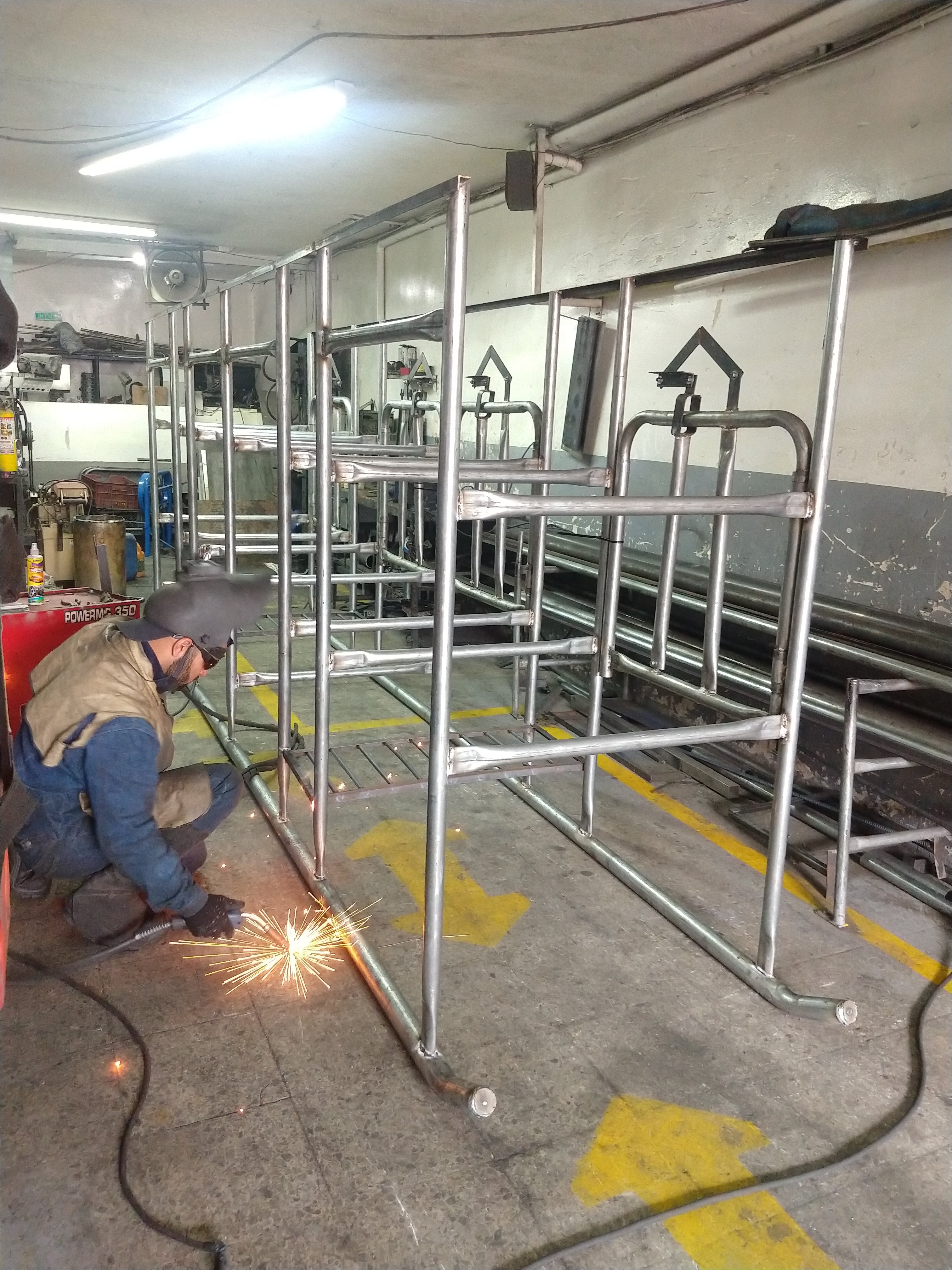 Establo de Ordeño Galvanizado Fijo para vacas desde 1 puesto